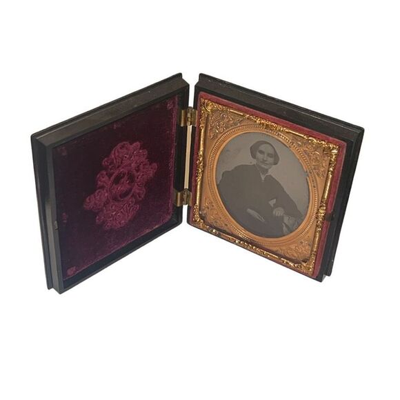 Antique Union Case Thermoplastic Daguerreotype Sweetheart Black & White Image - Picture 11 of 11